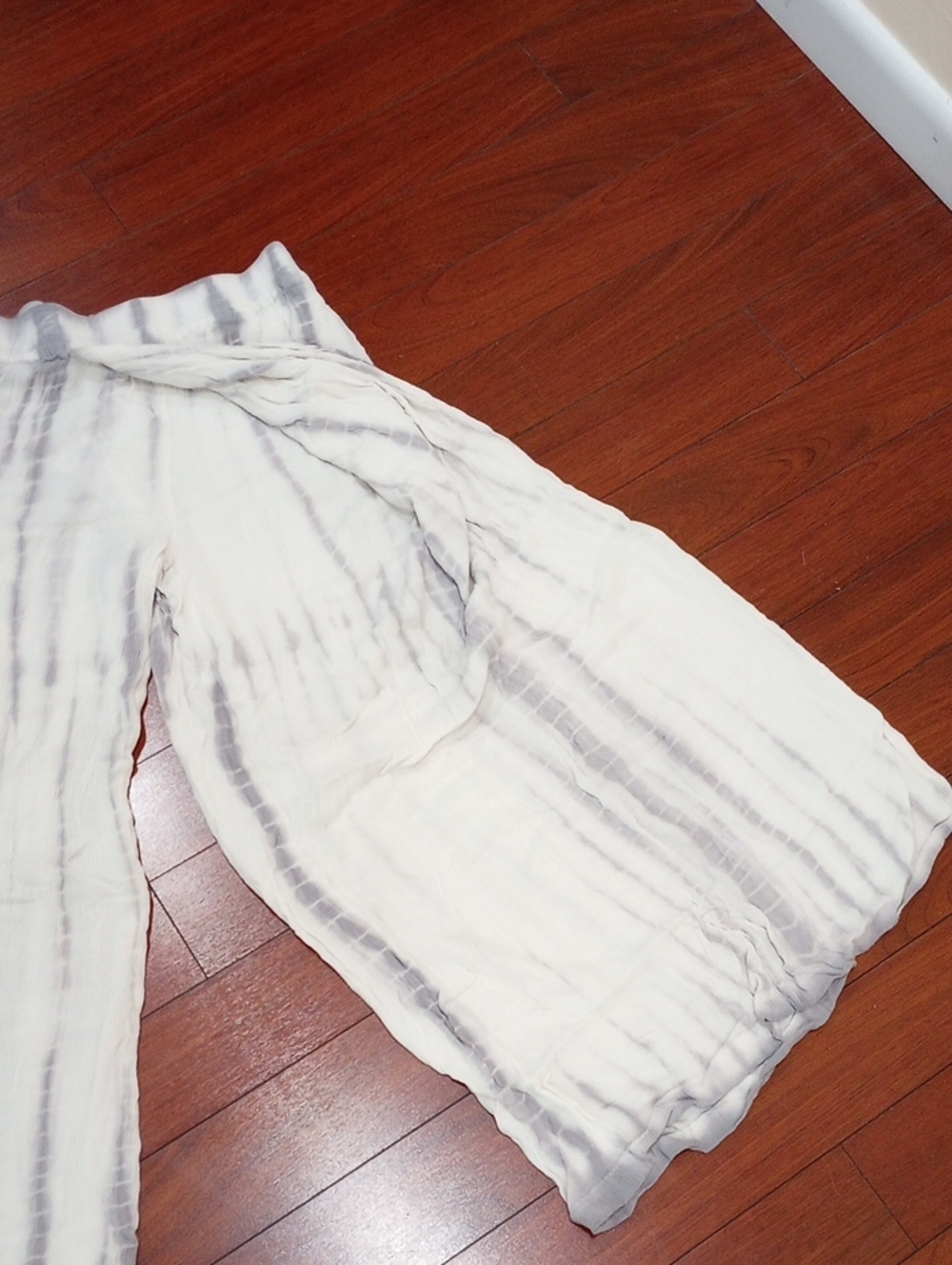 Anthropologie Mermaid Beachcomber Wide Leg Tie Dye  Gray And White Pants, Size M - Picture 11 of 16